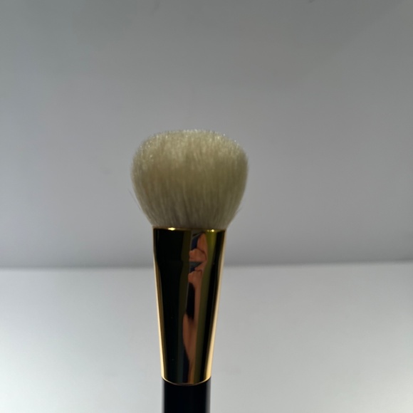 Tom Ford Cream Foundation Makeup Brush 02 - Picture 4 of 4